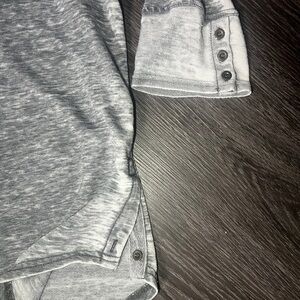 NWOT Jane and Delancey Gray Long Sleeve Top - Med